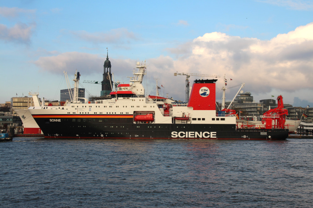 Universität Hamburg/LDF/V. SONNE auf der Elbe, Nov.2014 : Fotos A.Villwock, c GEOMAR